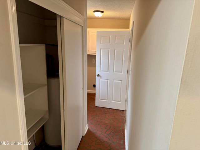 8509 Farmington Cove, Southaven, MS 38671