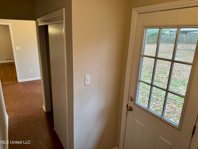 8509 Farmington Cove, Southaven, MS 38671