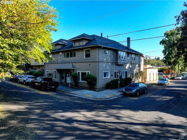 1712 Se MAIN St, Portland, OR 97214