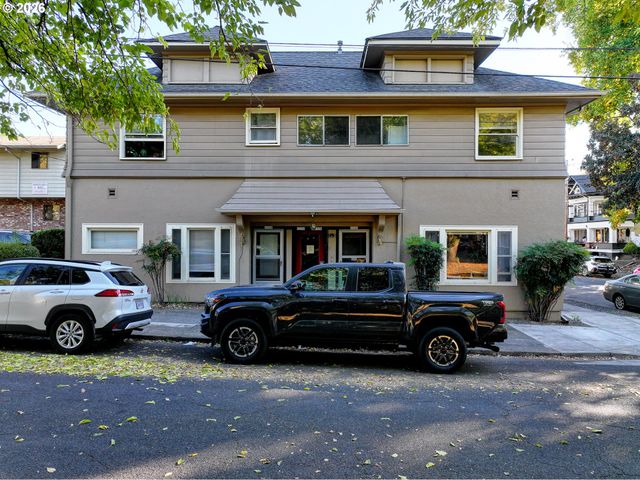 1712 Se MAIN St, Portland, OR 97214