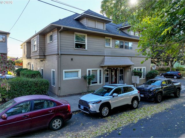 1712 Se MAIN St, Portland, OR 97214