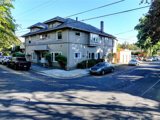 1712 Se MAIN St, Portland, OR 97214