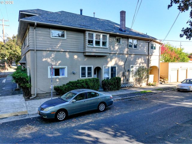 1712 Se MAIN St, Portland, OR 97214