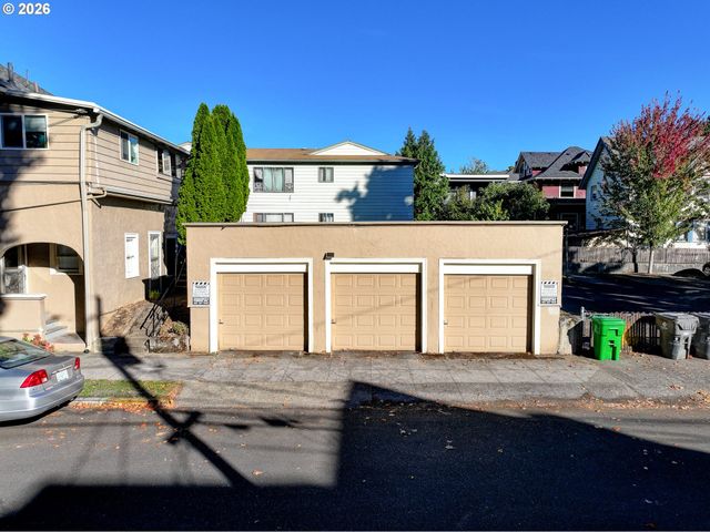 1712 Se MAIN St, Portland, OR 97214