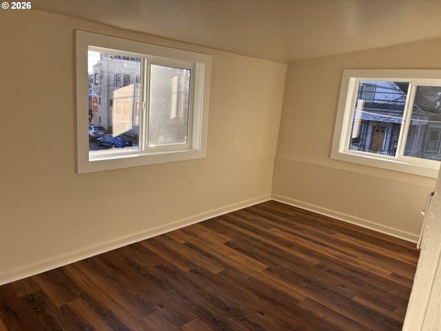 1712 Se MAIN St, Portland, OR 97214