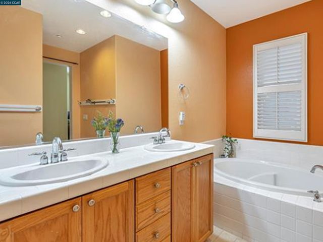 2036 SERRA LN, Hercules, CA 94547