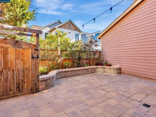 2036 SERRA LN, Hercules, CA 94547