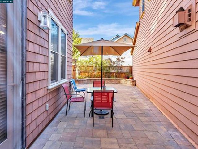 2036 SERRA LN, Hercules, CA 94547