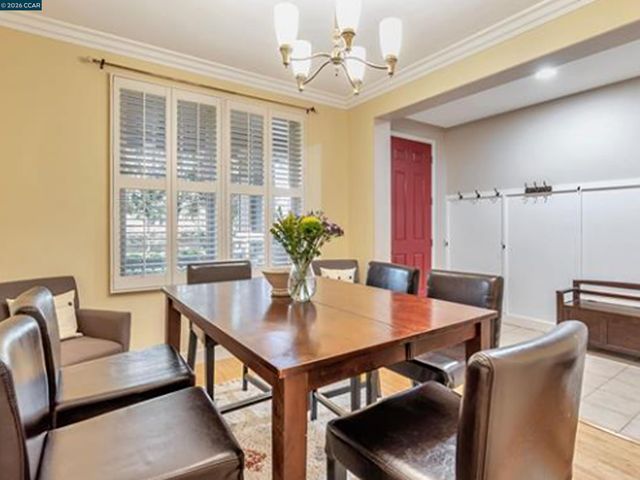 2036 SERRA LN, Hercules, CA 94547