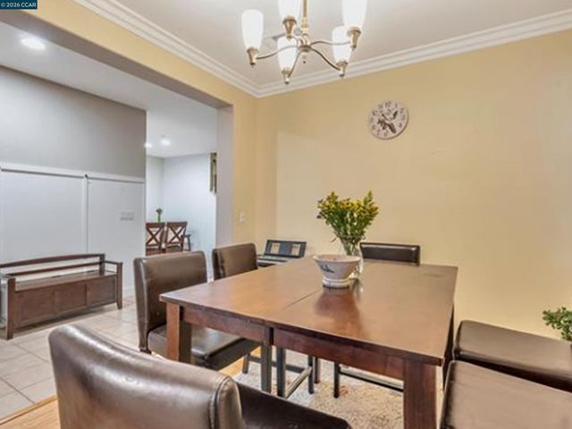 2036 SERRA LN, Hercules, CA 94547