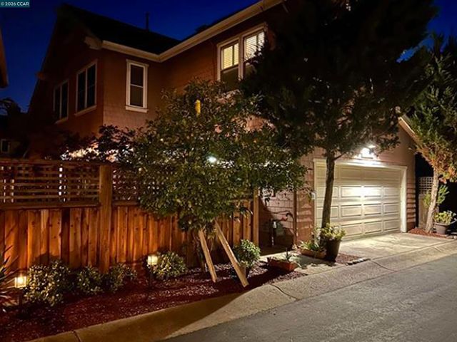 2036 SERRA LN, Hercules, CA 94547