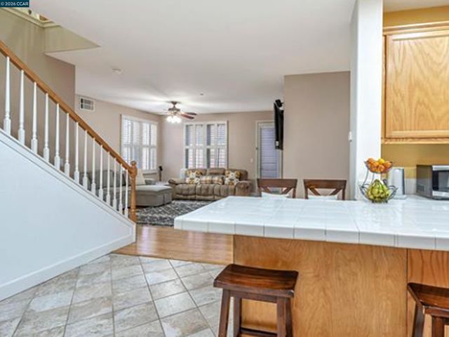 2036 SERRA LN, Hercules, CA 94547