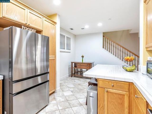 2036 SERRA LN, Hercules, CA 94547