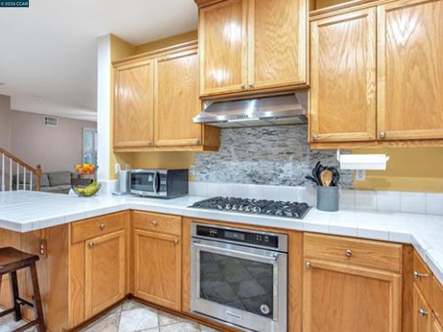 2036 SERRA LN, Hercules, CA 94547