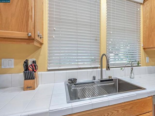 2036 SERRA LN, Hercules, CA 94547