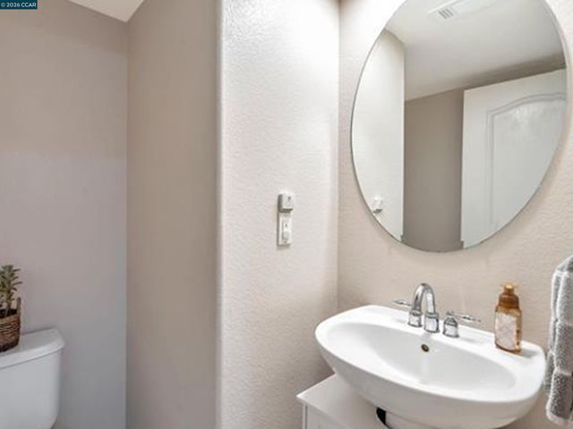 2036 SERRA LN, Hercules, CA 94547