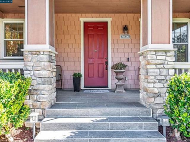 2036 SERRA LN, Hercules, CA 94547