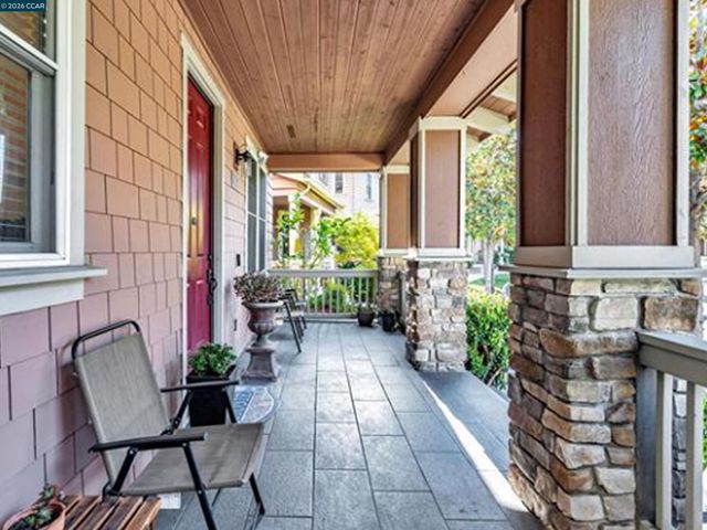 2036 SERRA LN, Hercules, CA 94547