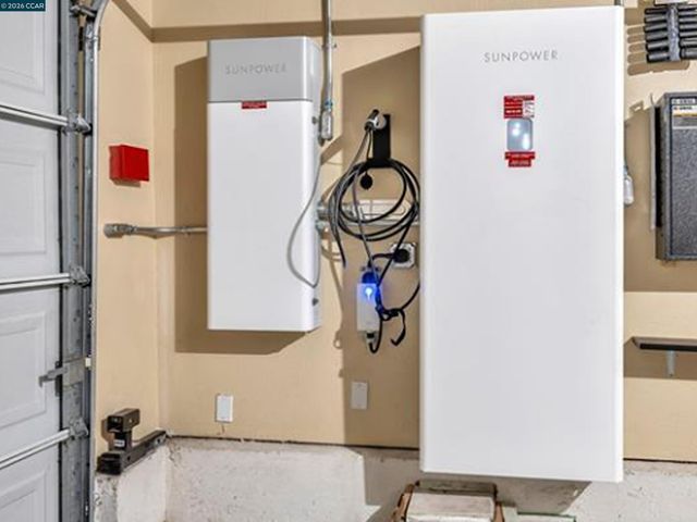 2036 SERRA LN, Hercules, CA 94547