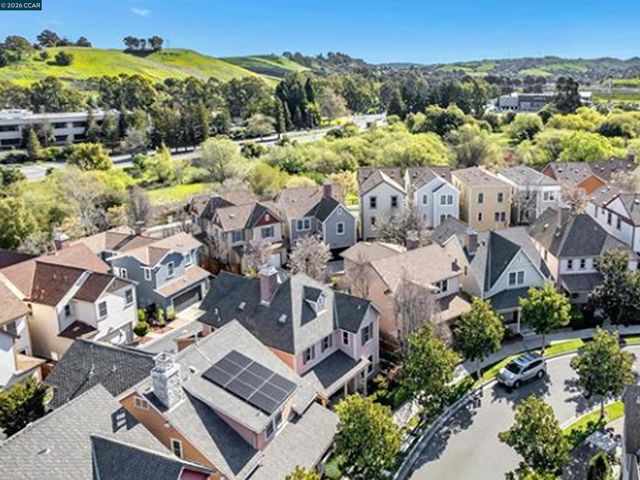 2036 SERRA LN, Hercules, CA 94547