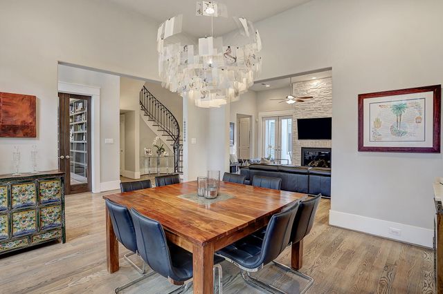 5655 Locke Lane, Houston, TX 77056