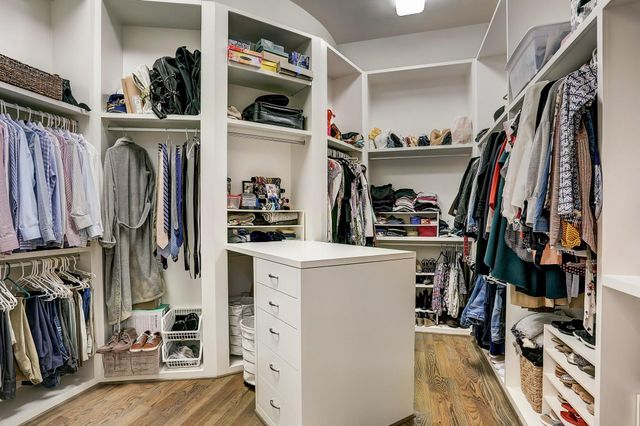 5655 Locke Lane, Houston, TX 77056