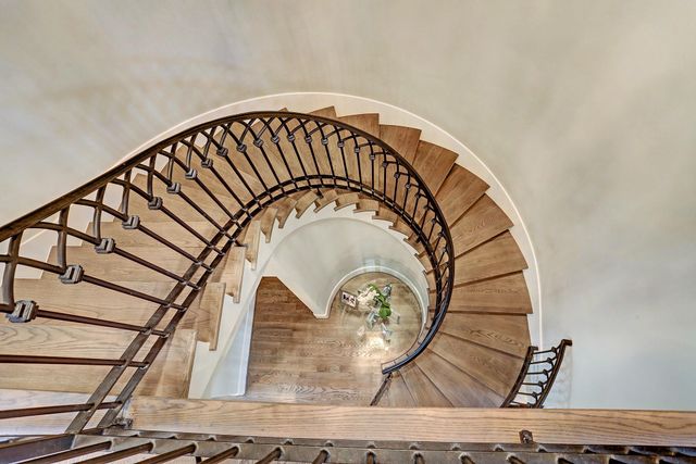 5655 Locke Lane, Houston, TX 77056