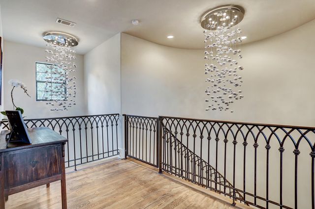 5655 Locke Lane, Houston, TX 77056