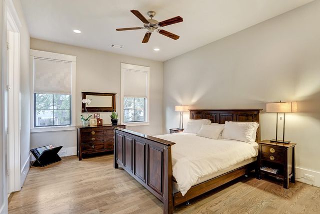 5655 Locke Lane, Houston, TX 77056