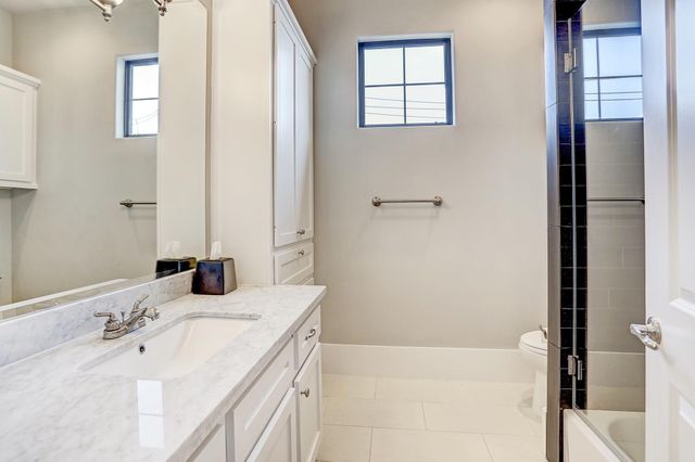 5655 Locke Lane, Houston, TX 77056