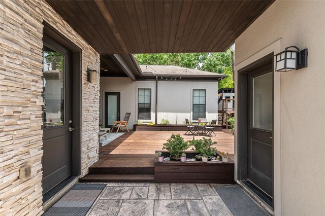 5655 Locke Lane, Houston, TX 77056