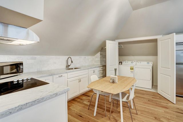 5655 Locke Lane, Houston, TX 77056