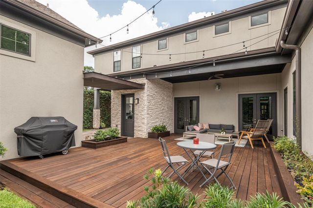 5655 Locke Lane, Houston, TX 77056