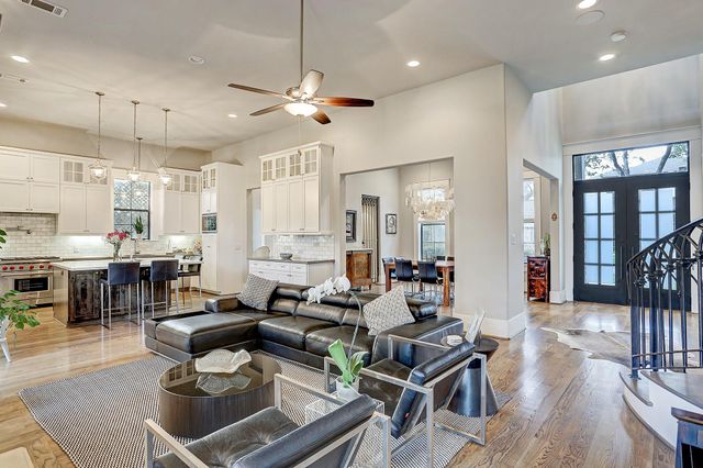 5655 Locke Lane, Houston, TX 77056