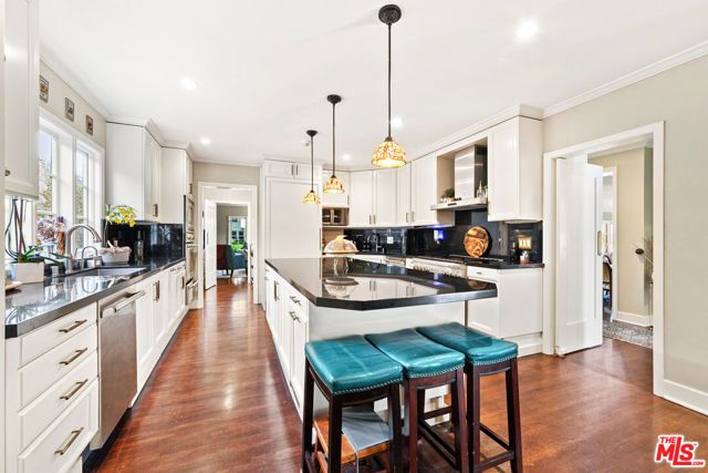 401 N Mccadden Place, Los Angeles, CA 90004