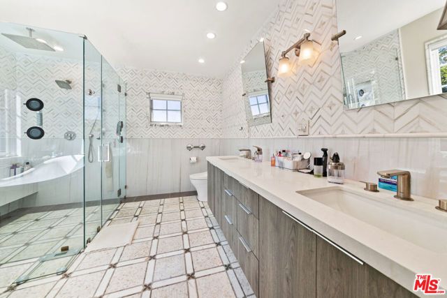 401 N Mccadden Place, Los Angeles, CA 90004