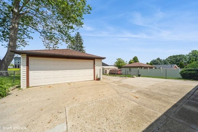 633 Clegg Road, West Des Moines, IA 50265