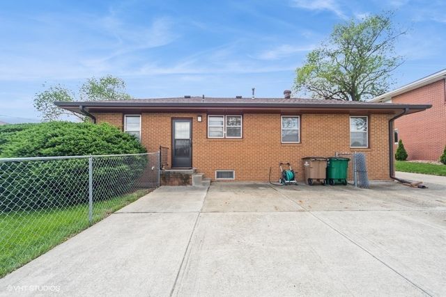 633 Clegg Road, West Des Moines, IA 50265