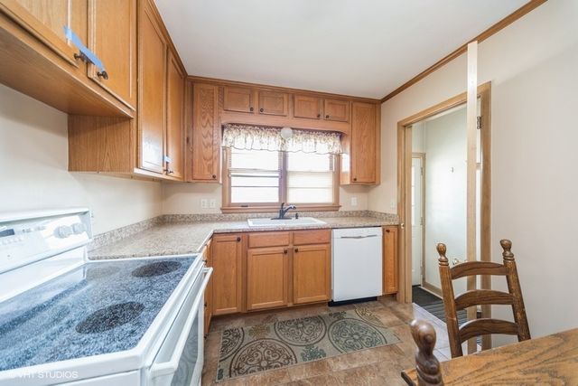 633 Clegg Road, West Des Moines, IA 50265
