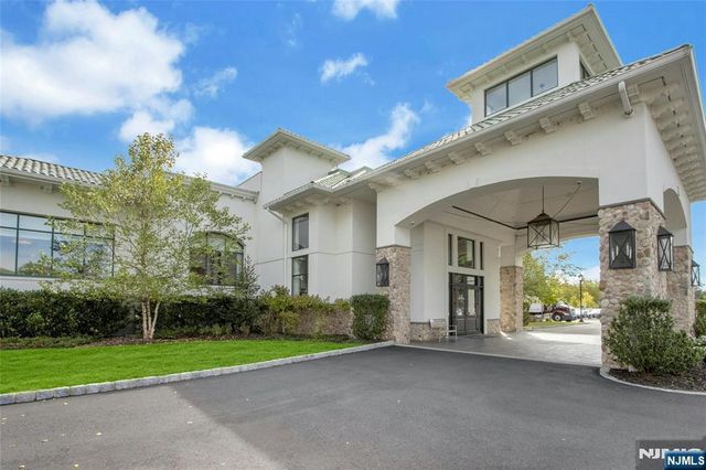 111 Woodmont Circle, River Vale, NJ 07675