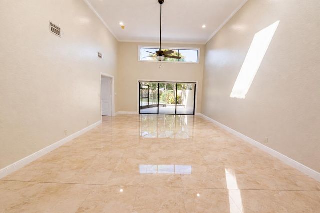 9044 Villa Portofino Circle, Boca Raton, FL 33496