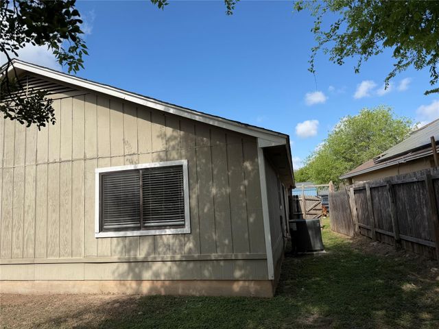 12103 Sunderland DR, Austin, TX 78753