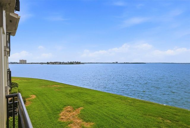 6372 PALMA DEL MAR BOULEVARD S 207, St Petersburg, FL 33715