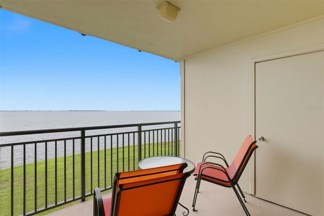 6372 PALMA DEL MAR BOULEVARD S 207, St Petersburg, FL 33715