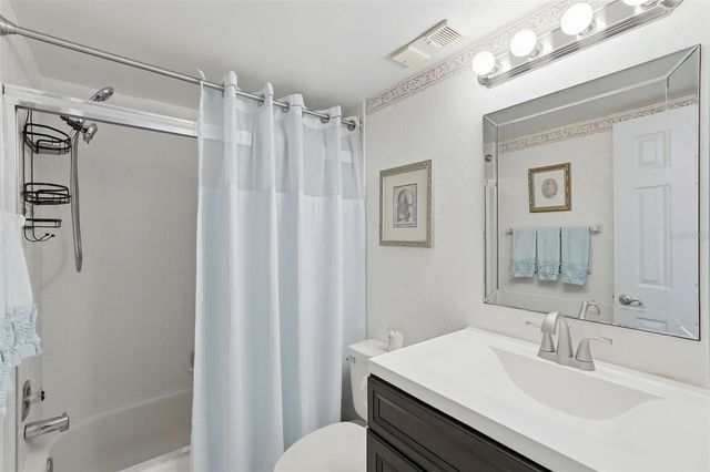 6372 PALMA DEL MAR BOULEVARD S 207, St Petersburg, FL 33715