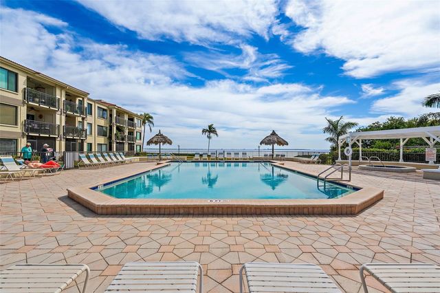 6372 PALMA DEL MAR BOULEVARD S 207, St Petersburg, FL 33715