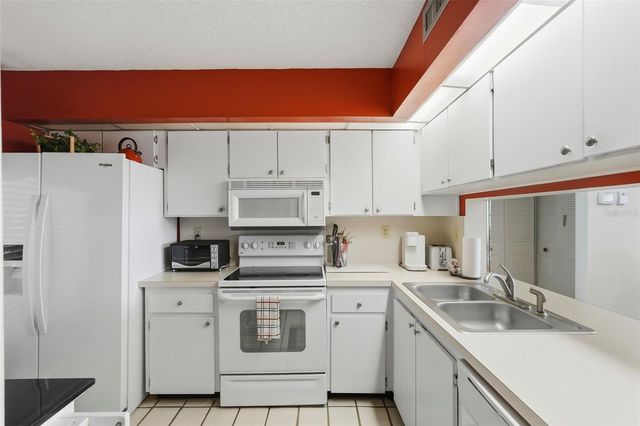 6372 PALMA DEL MAR BOULEVARD S 207, St Petersburg, FL 33715