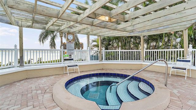 6372 PALMA DEL MAR BOULEVARD S 207, St Petersburg, FL 33715