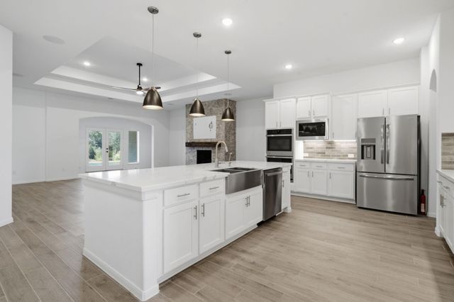 224 Peninsula Point Drive, Montgomery, TX 77356