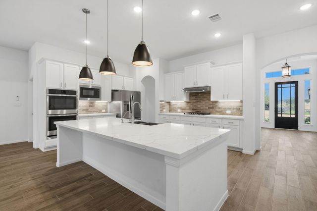 224 Peninsula Point Drive, Montgomery, TX 77356